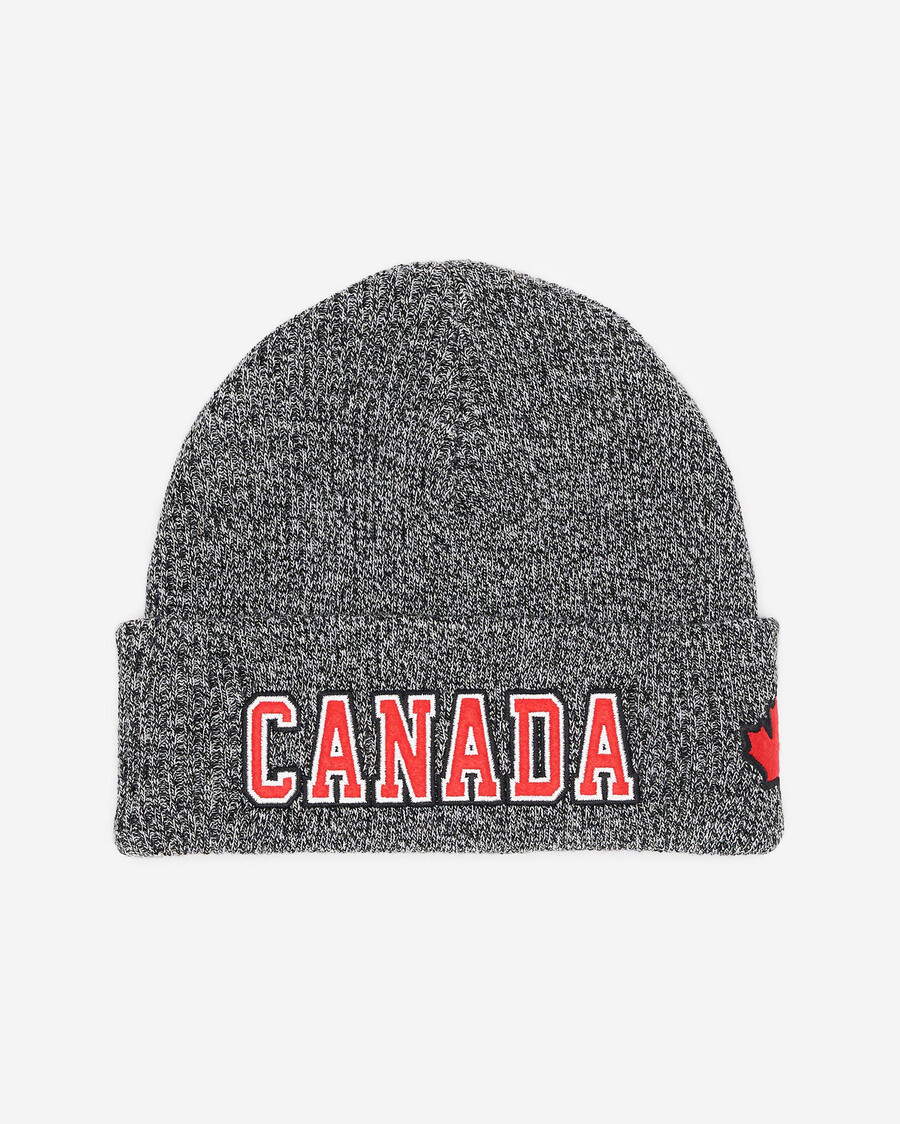 gorro con apliques northern roots para niños