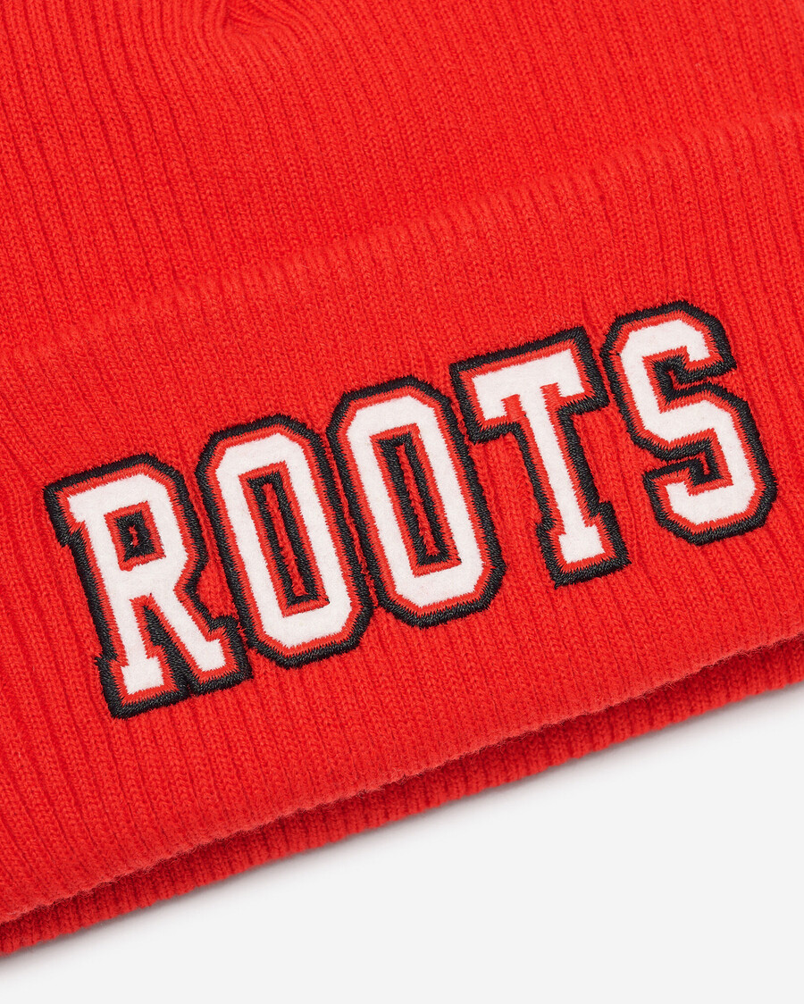 gorro con apliques northern roots para niños