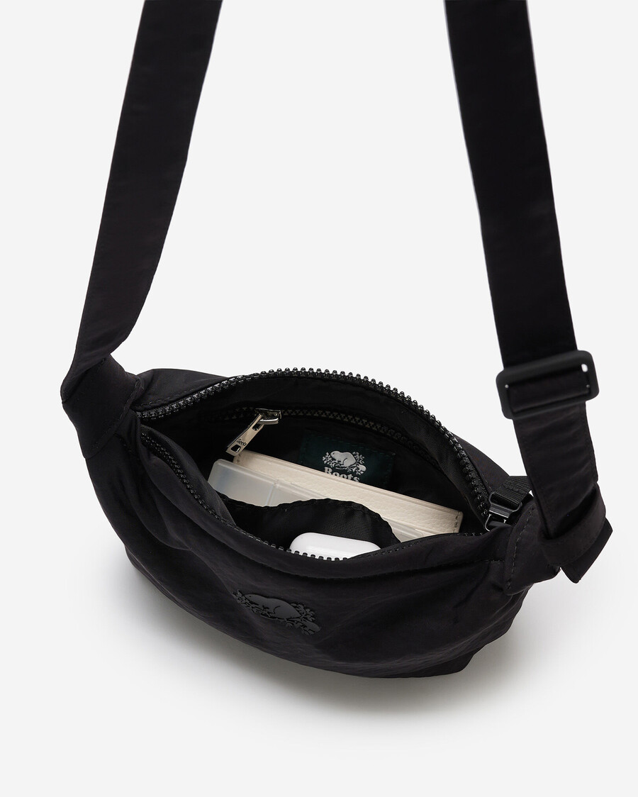 bolso pequeño de media luna de nailon