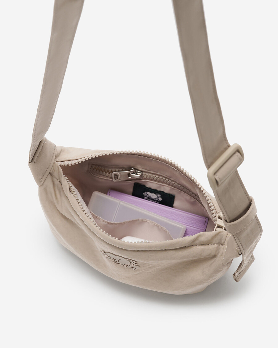 bolso pequeño de media luna de nailon