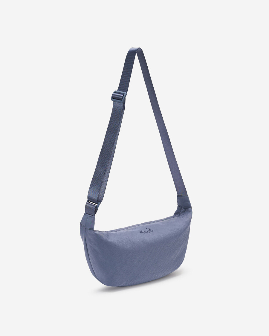 bolso mediano de media luna de nailon