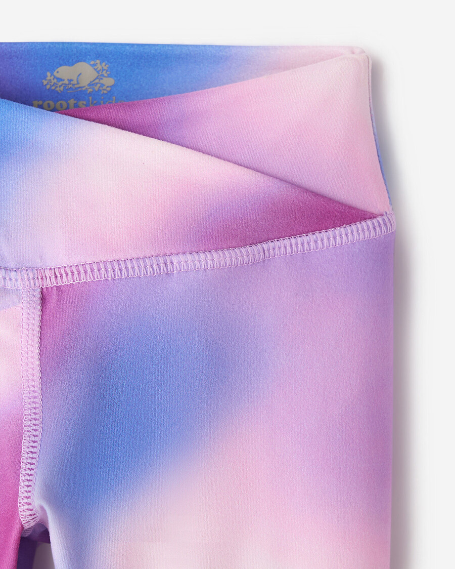 leggings envolventes activos para niñas pequeñas