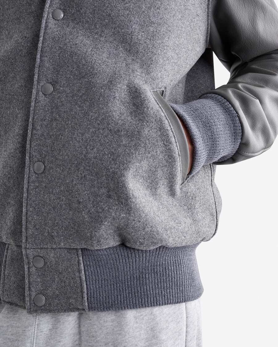chaqueta universitaria clásica para hombre