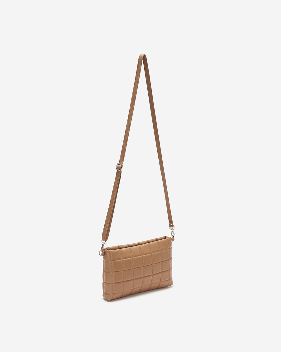 bolso bandolera cuadrado con borlas