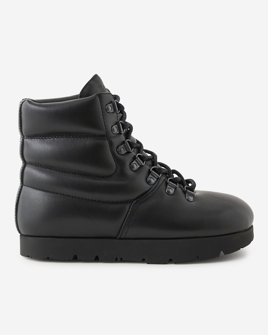 bota abullonada