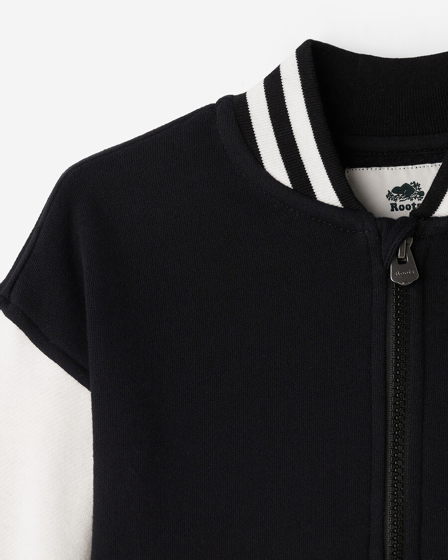 chaqueta universitaria para niños pequeños