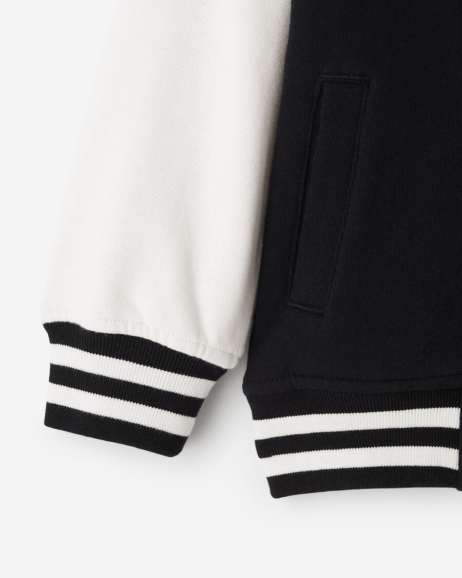 chaqueta universitaria para niños pequeños