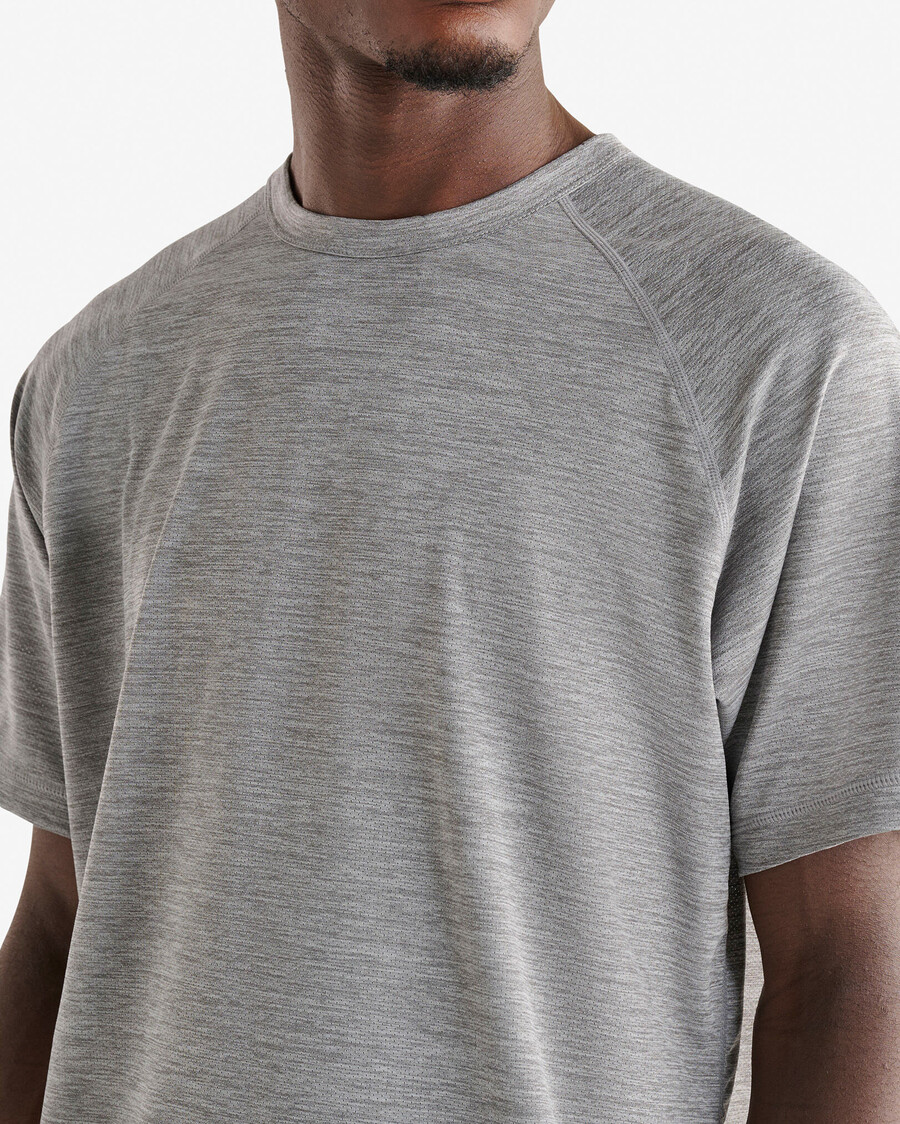 camiseta ligera de punto activo
